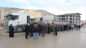 Zara'da vatandaşlara 10 bin fidan dağıtıldı