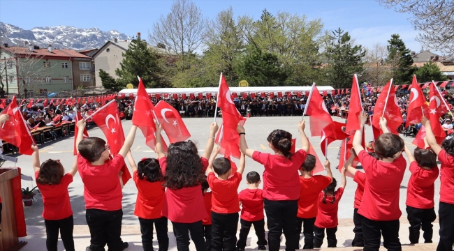 23 Nisan Ulusal Egemenlik ve Çocuk Bayramı Konya'da törenlerle kutlanıyor