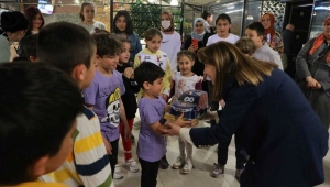 AK Parti Milletvekili Günay, çocuklarla 23 Nisan'ı kutladı