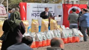Aksaray'da çiftçilere 80 ton tohum dağıtıldı