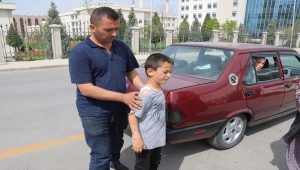 Ankara'da sahipsiz köpeklerin saldırısına uğrayan çocuk taburcu edildi