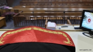 Babasını bıçakla öldüren 16 yaşındaki kıza 10 yıl hapis cezası