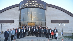 Başkan Büyükkılıç, Sarız'da iftar programına katıldı