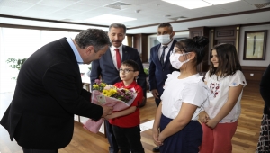 Başkan Demirbaş, görevini öğrenciye devretti