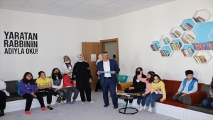 Başkan Tutal kitapseverleri ödüllendirdi