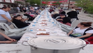 Beypazarı'nda Gazipaşa Mahalle Muhtarlığı sokak iftarı düzenledi