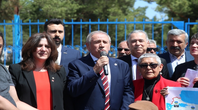 CHP Ankara Milletvekili Kaya, eski Pazarören Köy Enstitüsü önünde açıklama yaptı