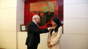 CHP Genel Başkanı Kılıçdaroğlu, partisine katılan kadın üyeleri kabul etti