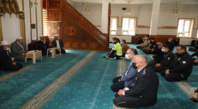 Çubuk Kaymakamı Keleş ile Belediye Başkanı Demirbaş, polis ve bekçilerle sahur yaptı