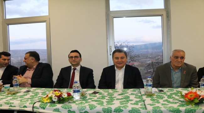 DEVA Partisi Genel Başkanı Babacan, Çankırı'da şehit ve gazi aileleriyle buluştu: