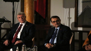 Enerji ve Tabii Kaynaklar Bakanı Dönmez Çankırı'da gençlerle buluştu
