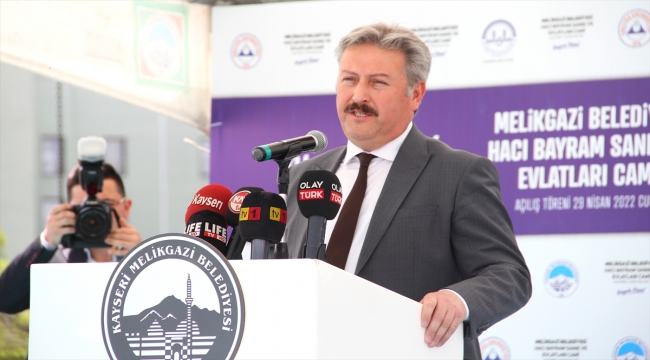 Erciyes Üniversitesi kampüsünde yapımı tamamlanan cami hizmete açıldı