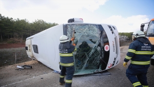Eskişehir'de cezaevi nakil aracı devrildi, 4'ü asker 6 kişi yaralandı