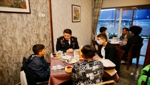 Eskişehir'de "Dünya Yetimler Günü" dolayısıyla iftar verildi