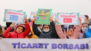 Eskişehir'de ilkokul öğrencileri 500 fidanı toprakla buluşturdu