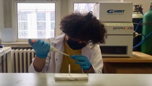 Güzel sanatlar öğrencisi kekik yağından elektrik üretti