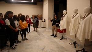 Hurma çekirdekleriyle yapılan takılarla "Kutsal Meyve" adlı sergi düzenlendi