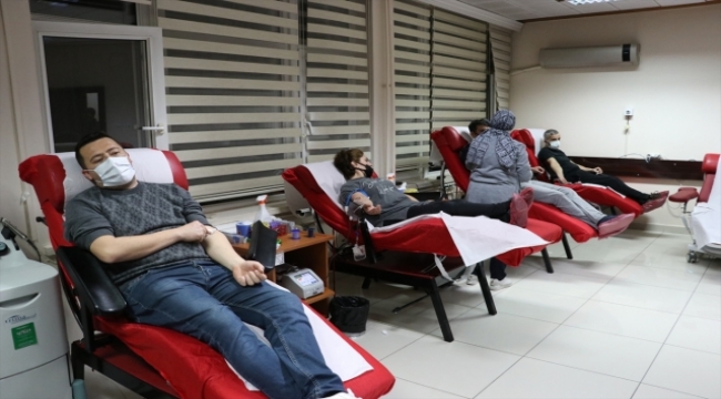Kayseri'de öğretmenler kanser hastası çocuklar için kan bağışı yaptı