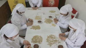 Kayseri mantısının geliriyle lösemi hastalarına destek oluyorlar