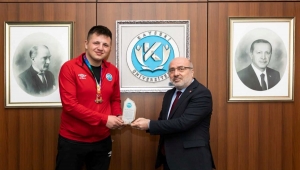 KAYÜ öğrencisi Üniversiteler Boks Ünilig Türkiye Şampiyonası'nda 3. oldu