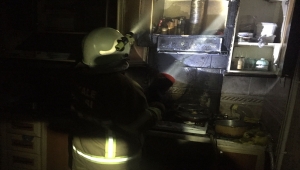 Kırıkkale'de yangın çıkan ev zarar gördü