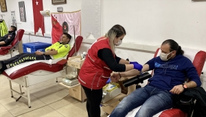 Kırşehir'de polislerden kan bağışına destek