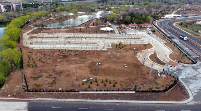Kızılırmak kenarına inşa edilen Kırıkkale Millet Bahçesi'nde sona yaklaşıldı