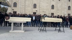 Konya'da sobadan sızan gazdan zehirlenen anne ile kızının cenazeleri defnedildi