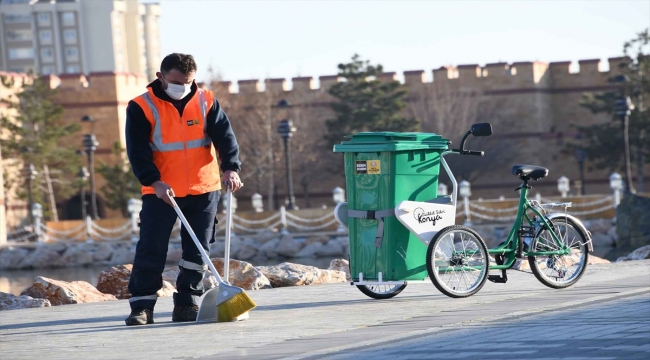 Konya'da temizlik ekipleri de artık bisikletli