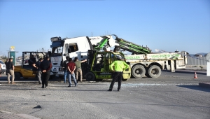 Konya'da vinç ile işçi servis minibüsünün çarpıştığı kazada 18 kişi yaralandı