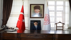 Konya Valisi Özkan, koltuğunu ilkokul öğrencisine devretti