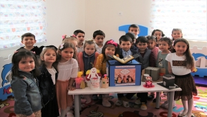 Kur'an kursu öğrencileri kumbaralarını "Hediyem Kur'an Olsun" kampanyası için açtı