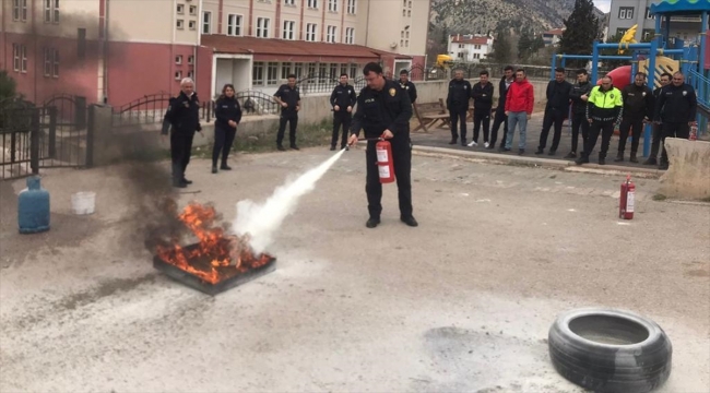 Nallıhan'da emniyet mensuplarına yangın eğitimi verildi