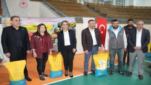 Nevşehir'de çiftçilere ayçiçeği tohumu dağıtıldı