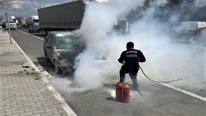 Nevşehir'de seyir halindeki otomobilde çıkan yangın söndürüldü