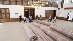 Palancıoğlu, yapımı tamamlanan Dursun Koca Camisi'nde incelemede bulundu