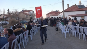 Şarkışla'da mahalleliler 40 yıllık iftar sofrası geleneğine tekrar kavuştu