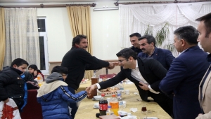 Şarkışla Kaymakamı Dolaş ve Belediye Başkanı Oğuz yetim ve öksüzlerle bir araya geldi