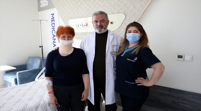 Şiddetli ağrılar çeken Rus hasta Sivas'ta yapılan ameliyatla şifa buldu