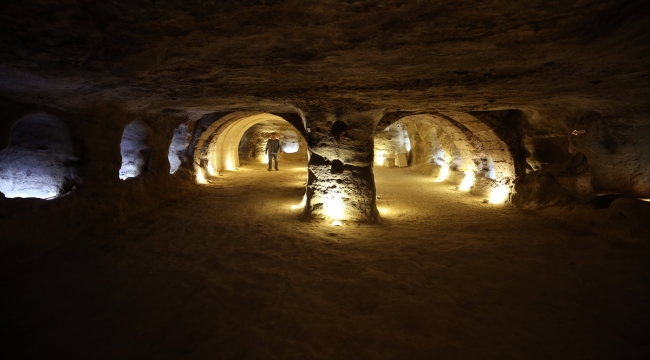Tarihi yamaç yerleşimi Kayaşehir'de ortaya çıkarılan tünel turizme açılıyor