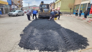 Ulaş'ta bozuk yollar onarılıyor 