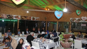 Yalıhüyük Belediye Başkanı Koçer, emniyet mensuplarıyla iftarda bir araya geldi