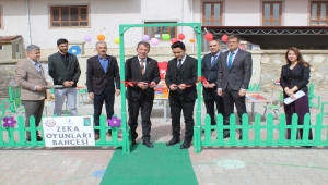 Yunak Kaymakamı Karahan zeka oyunları bahçesinin açılışını gerçekleştirdi