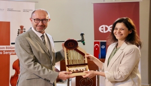 Anadolu Üniversitesi Devlet Konservatuvarı öğrencilerinin yaptığı enstrümanlar sergilendi