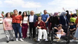 Başkan Büyükkılıç, "Engelsiz Bahar Şenliği"ne katıldı