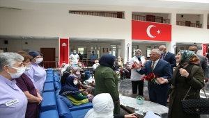 Başkan Büyükkılıç'tan huzurevine bayram ziyareti