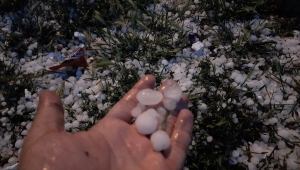 Bozkır'da dolu etkili oldu