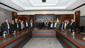 Büyükşehir Belediye Başkanı Altay Hüyük muhtarlarıyla buluştu