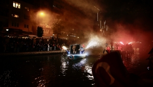 Eskişehir'de Porsuk Çayı'nda botlarla fener alayı yapıldı