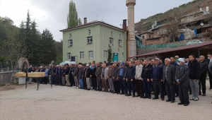 GÜNCELLEME 2 - Konya'da yanan evin enkazından çıkarılan anne ile oğlunun cenazesi defnedildi